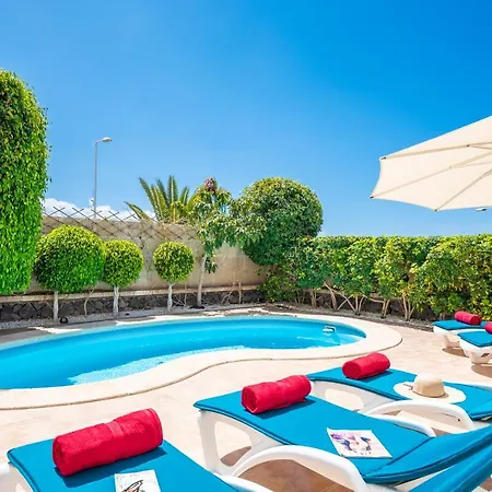 Beautiful Anna With Heated Pool Villa